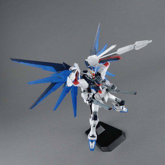 【日本正規品】1/100 MG フリーダムガンダム Ver2.0